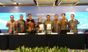 Jajaran Komisaris dan Direksi Solusi Bangun Indonesia .
