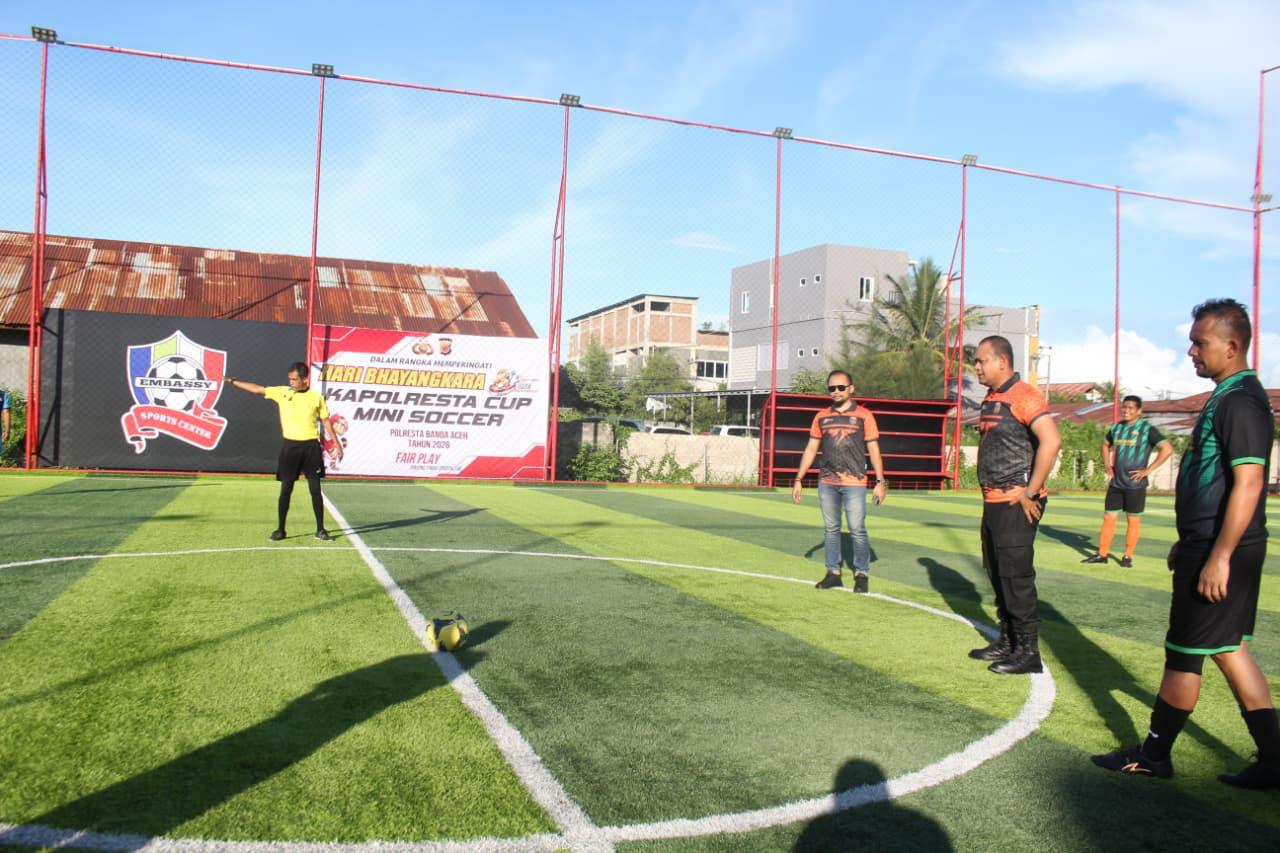 Prosesi pembukaan turnamen Kapolresta Cup 2026.