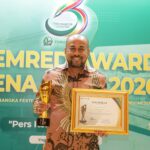 IMG-20260719-WA0025 Direktur Utama PT Bank Aceh Syariah, Fadhil Ilyas, menerima penghargaan Pemred Award 2026 kategori Corporate Leadership – The Best Communication