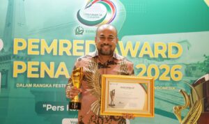 IMG-20260719-WA0025 Direktur Utama PT Bank Aceh Syariah, Fadhil Ilyas, menerima penghargaan Pemred Award 2026 kategori Corporate Leadership – The Best Communication