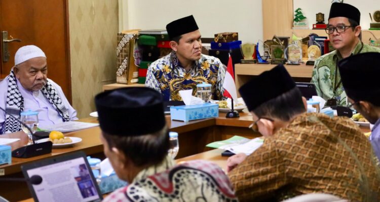 IMG-20260723-WA0035 Pemerintah Aceh bersama para ulama melakukan kunjungan ke kantor Badan Wakaf Indonesia (BWI) Pusat di Jakarta, Kamis (23/07/2026).