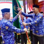WhatsApp Image 2026-07-14 at 13.10.47 Sekretaris Daerah (Sekda) Aceh Muhammad Nasir resmi dilantik sebagai Ketua Dewan Pengurus KORPRI Aceh masa bakti 2025–2030 oleh Ketua Umum Dewan Pengurus KORPRI Nasional, Prof. Zudan Arif Fakrullah, di Anjong Mon Mata, Kompleks Meuligoe Gubernur Aceh, Selasa (14/7/2026).